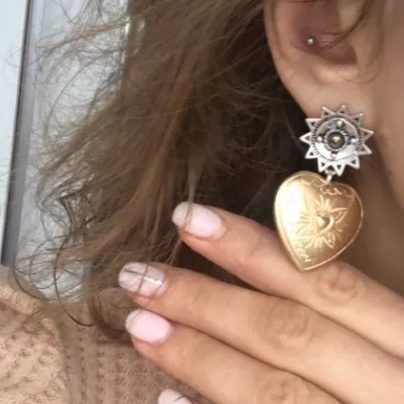 Sun Star Heart Drop Etched Earrings - Picture 8 of 8